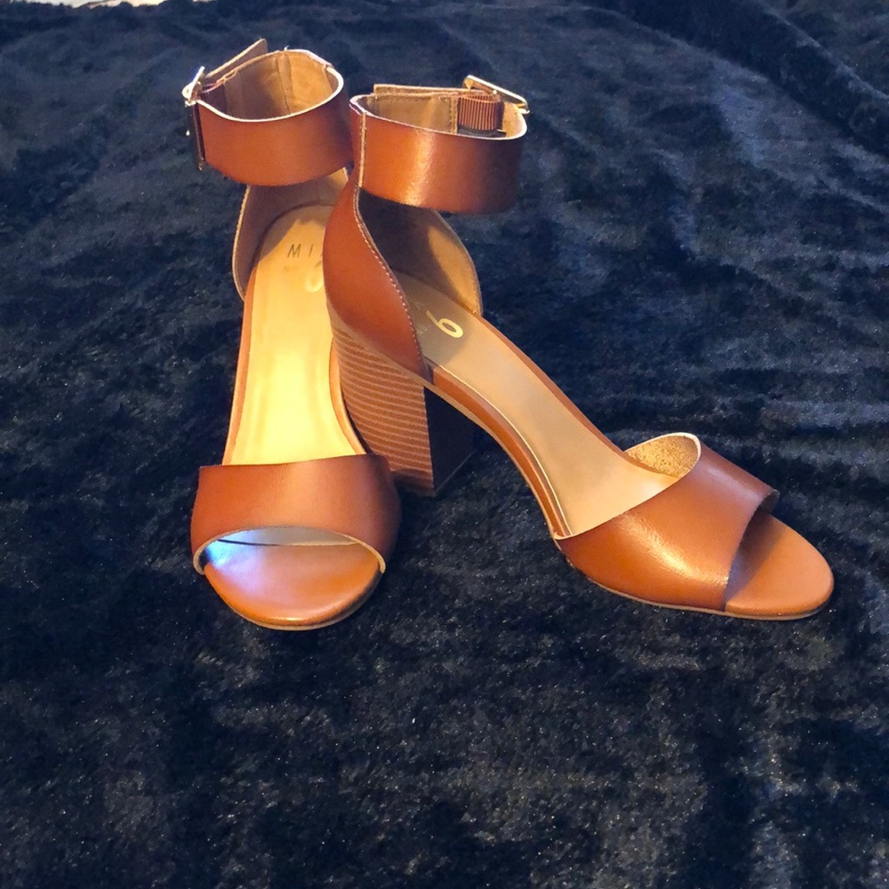 High heeled sandals - Picture 2 of 8